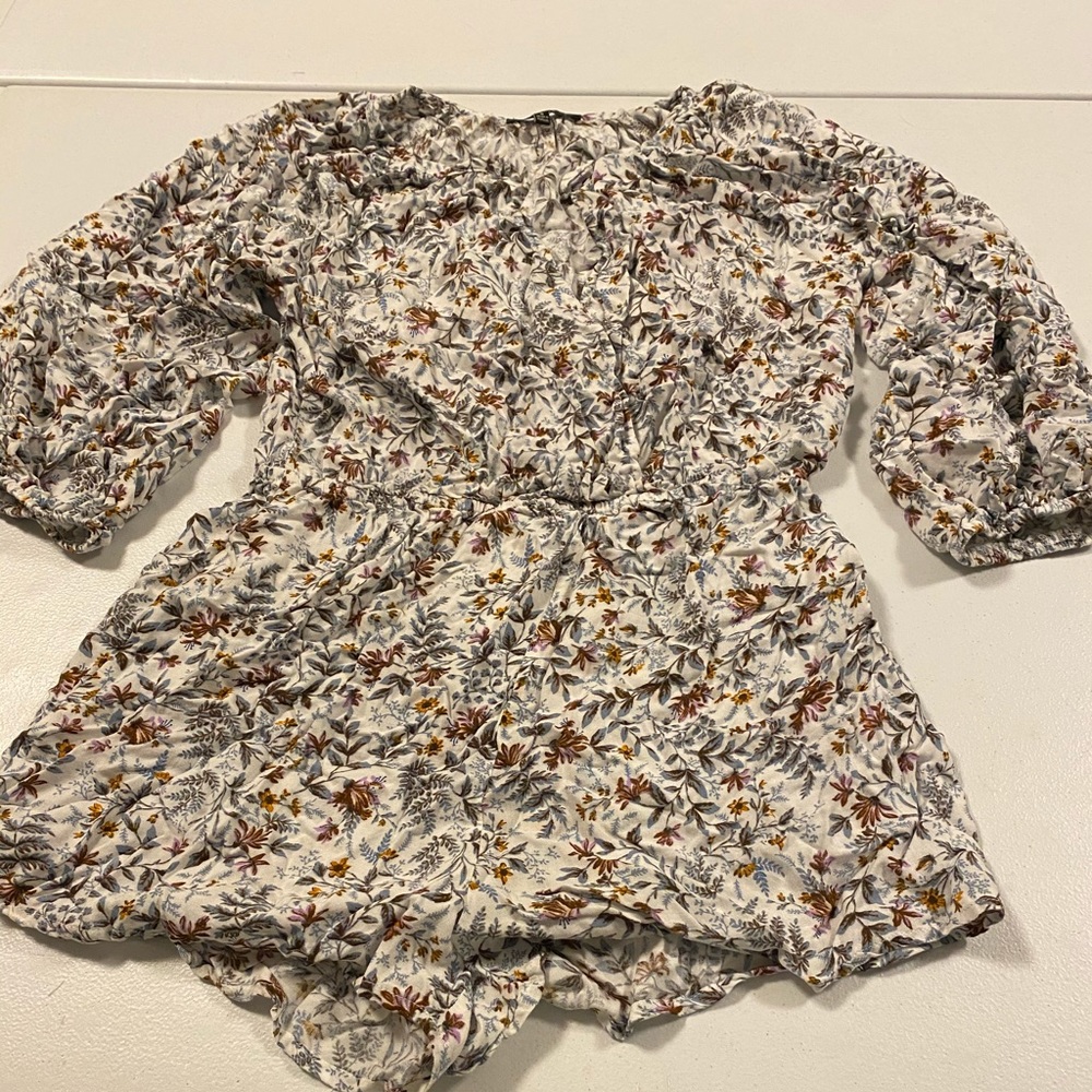 Adorable 1/2 sleeve shorts romper